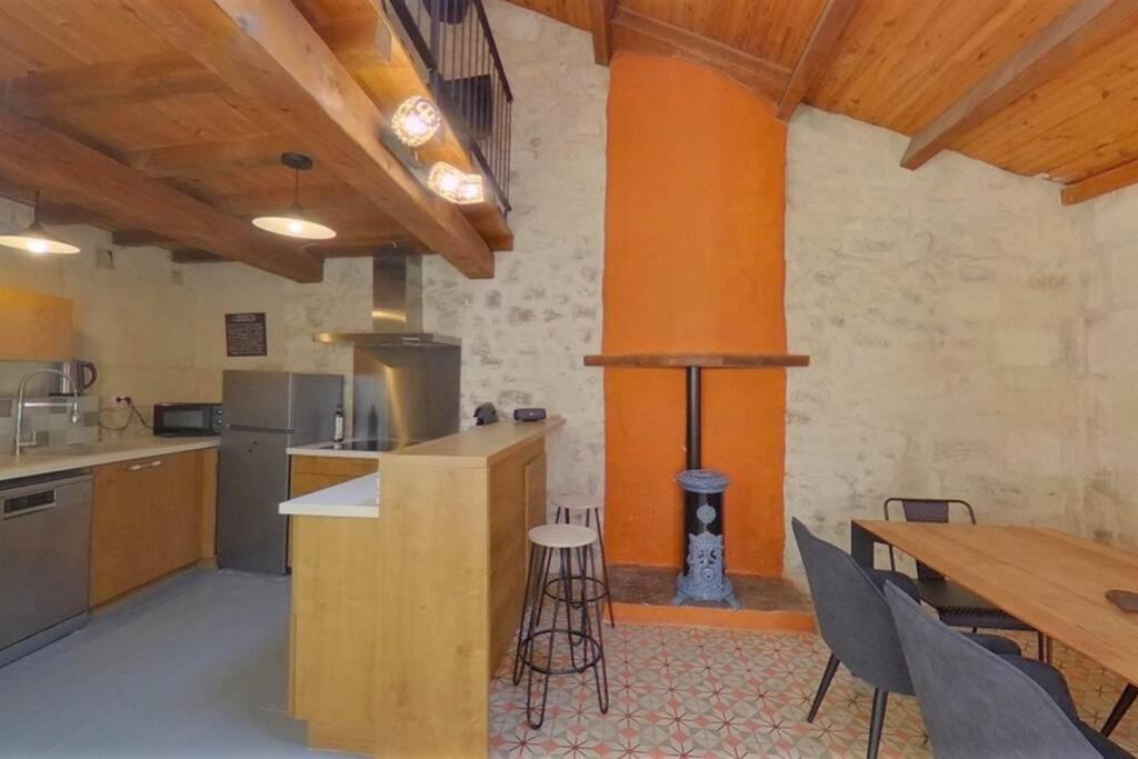 Maison De Charme Dans Le Centre Historique , Wifi Clim 6 Pers Calme Et Confort Apartment Arles Exterior photo